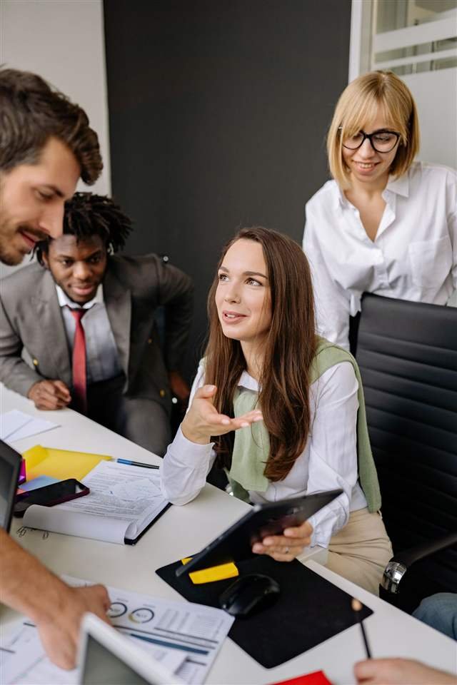 Brandsters team in a strategy session
